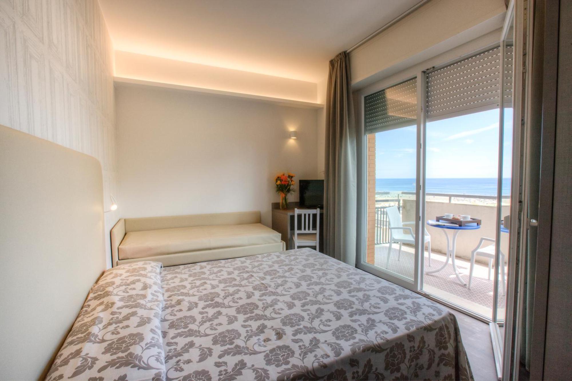 Hotel 2000 Rimini Exterior photo