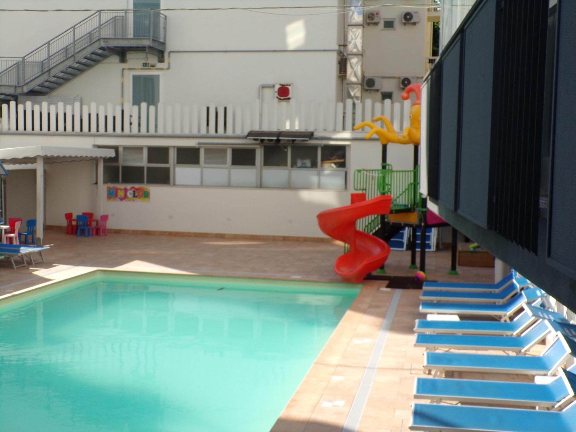 Hotel 2000 Rimini Exterior photo